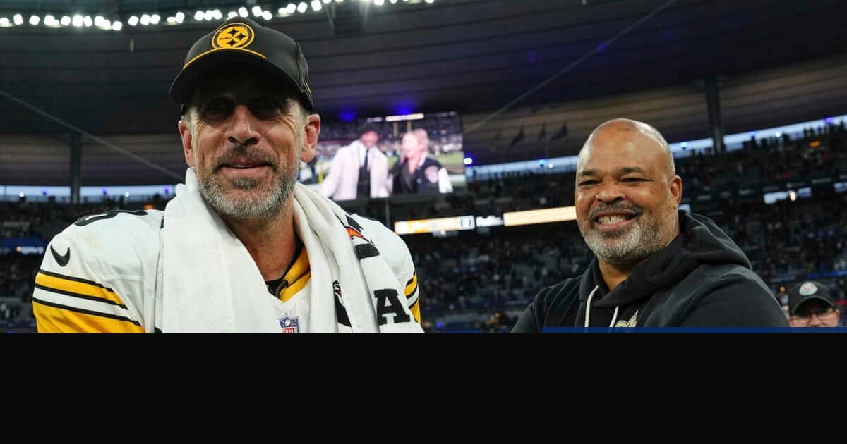 Rodgers Turns Back the Clock as Steelers Edge Saints in Paris