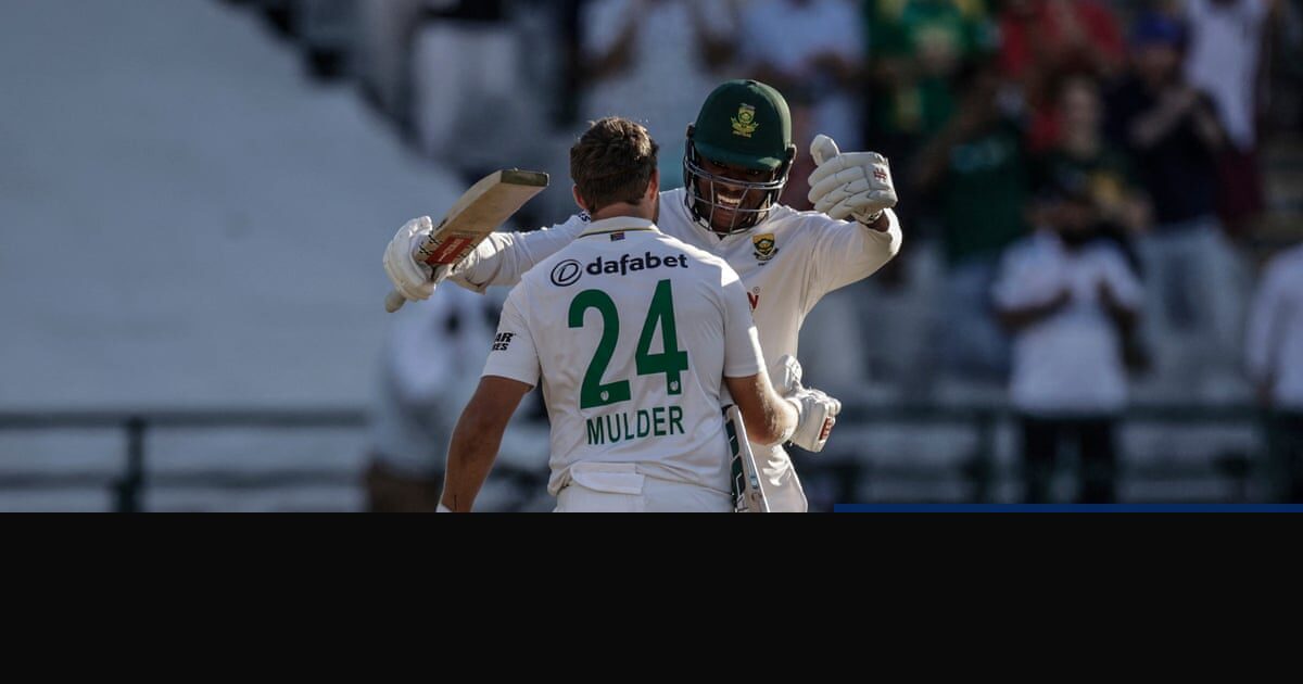 Rickelton and Mulder tons leave Australia chasing 288 in Cape Town