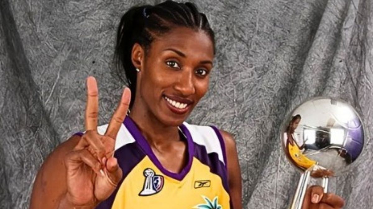 Lisa Leslie Honored With Statue Outside of Crypto.com Arena