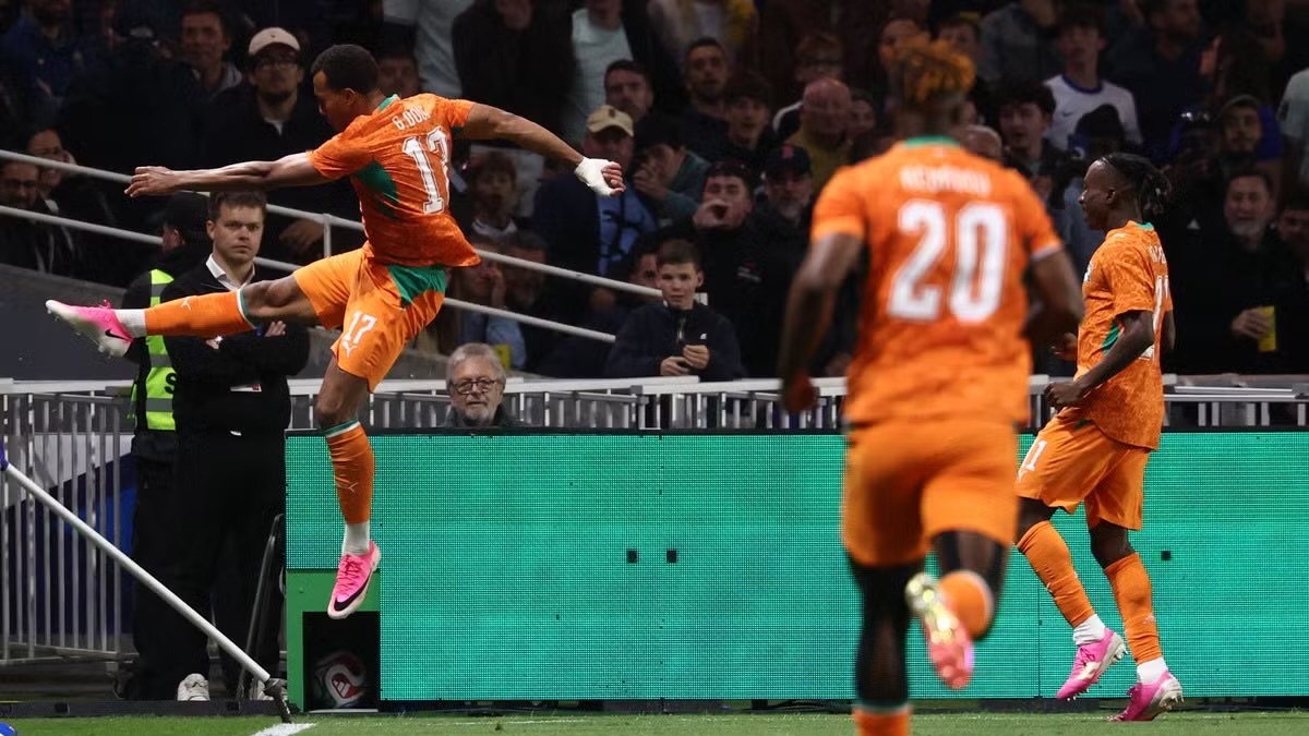 Doue celebrates his goal